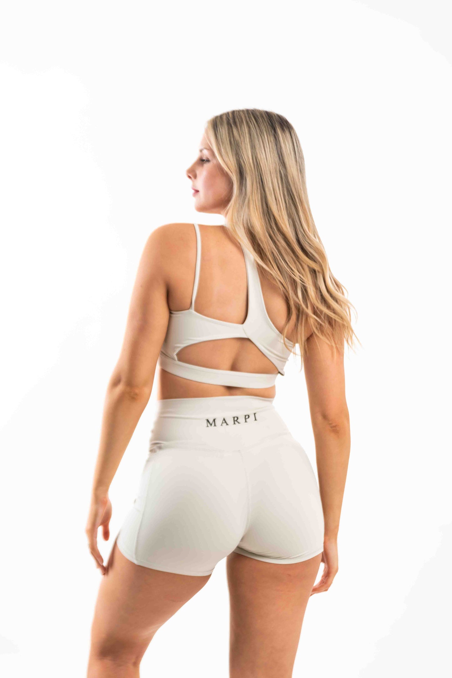 Conjunto Essentials Corto